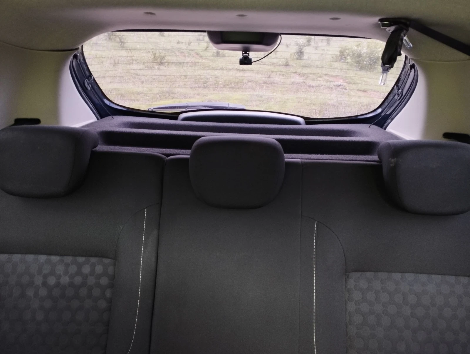 Dacia Sandero 1, 2 бензин 75кс 2016г, снимка 9 - Автомобили и джипове - 54440212