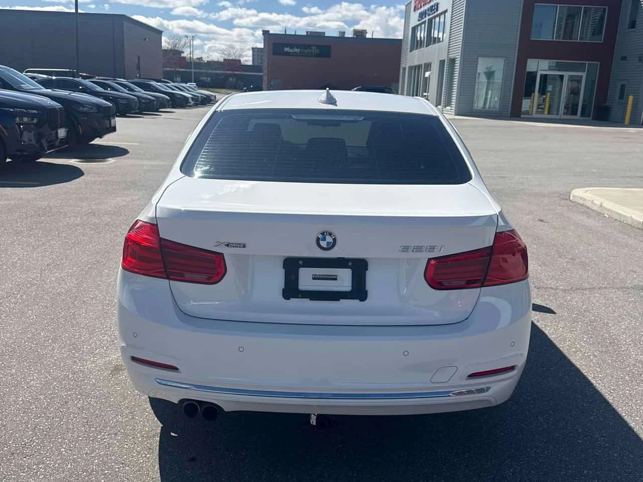 BMW 328 * 328i xDrive * АВТОКРЕДИТ БЕЗ ПЪРВОНАЧАЛНА ВНОСКА, снимка 4 - Автомобили и джипове - 54711717