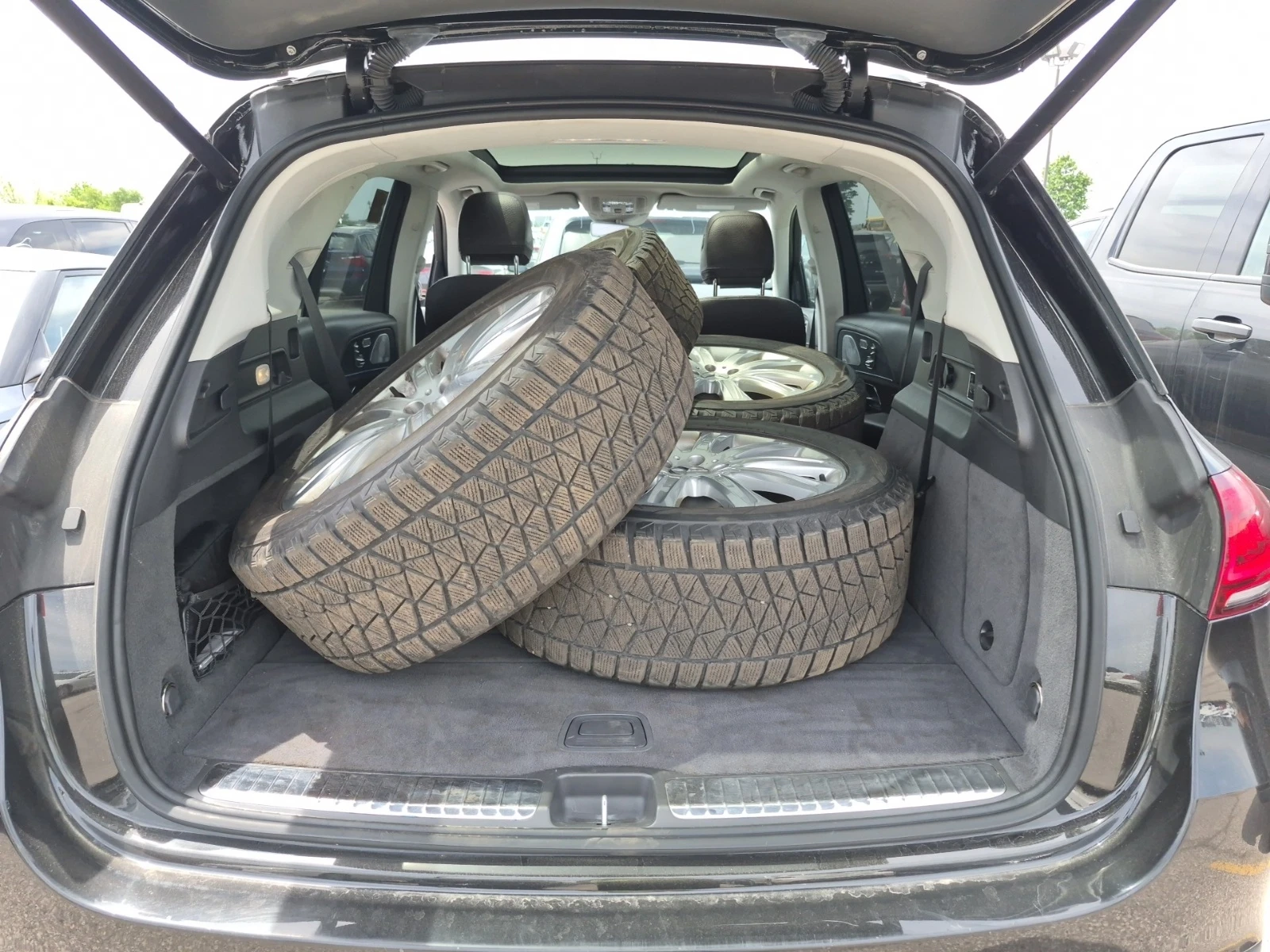 Mercedes-Benz GLE 450 * * CARFAX * * АВТО КРЕДИТ * * , снимка 11 - Автомобили и джипове - 54813508