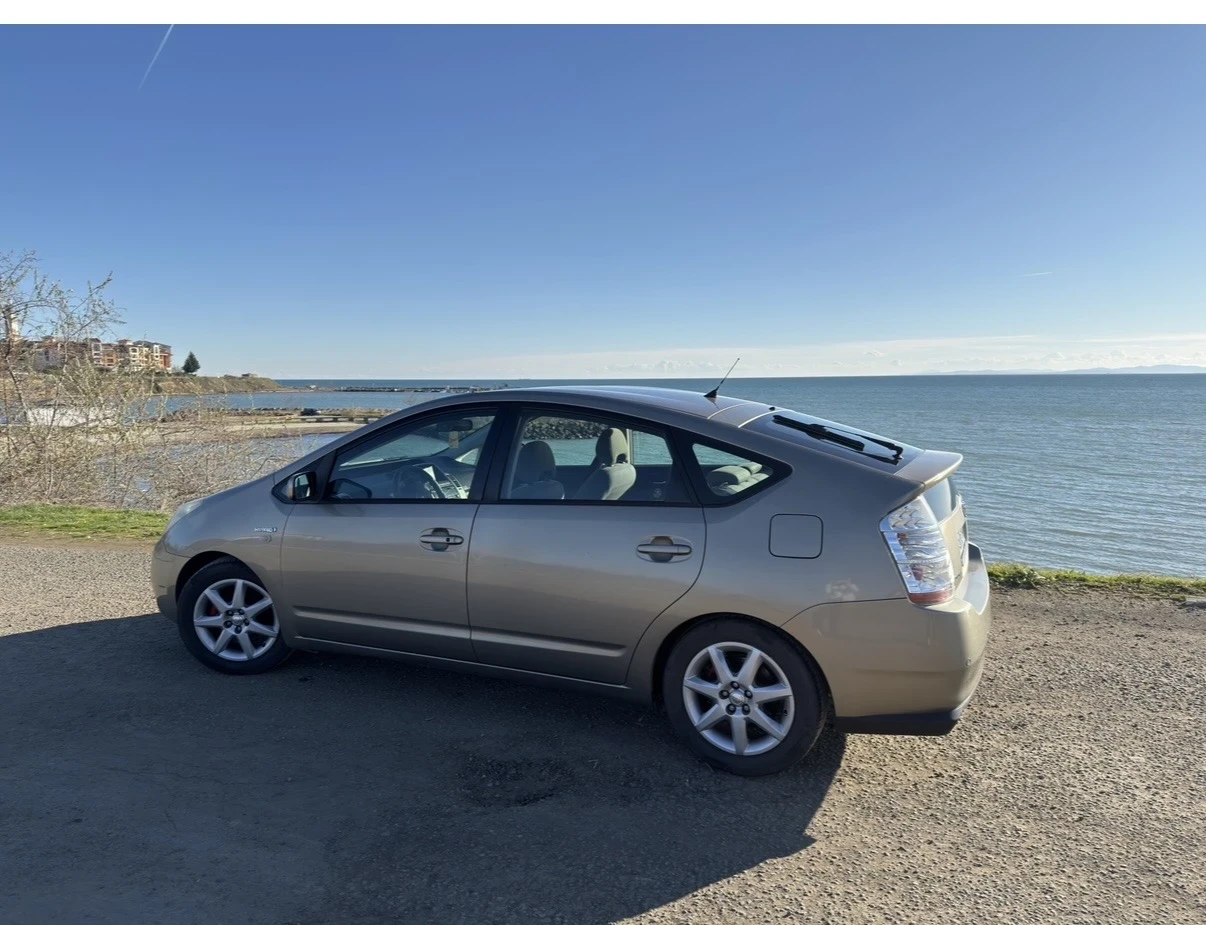 Toyota Prius, снимка 3 - Автомобили и джипове - 55048642