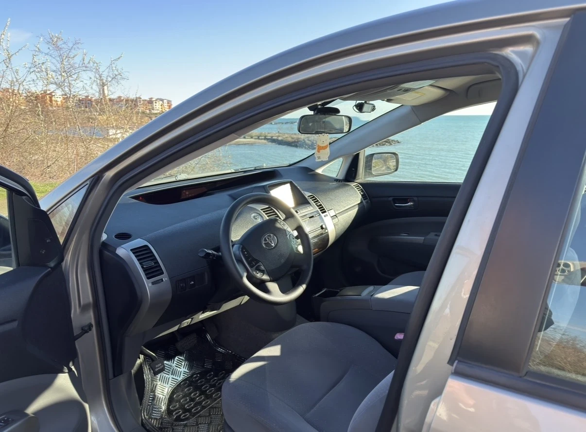 Toyota Prius, снимка 7 - Автомобили и джипове - 55048642