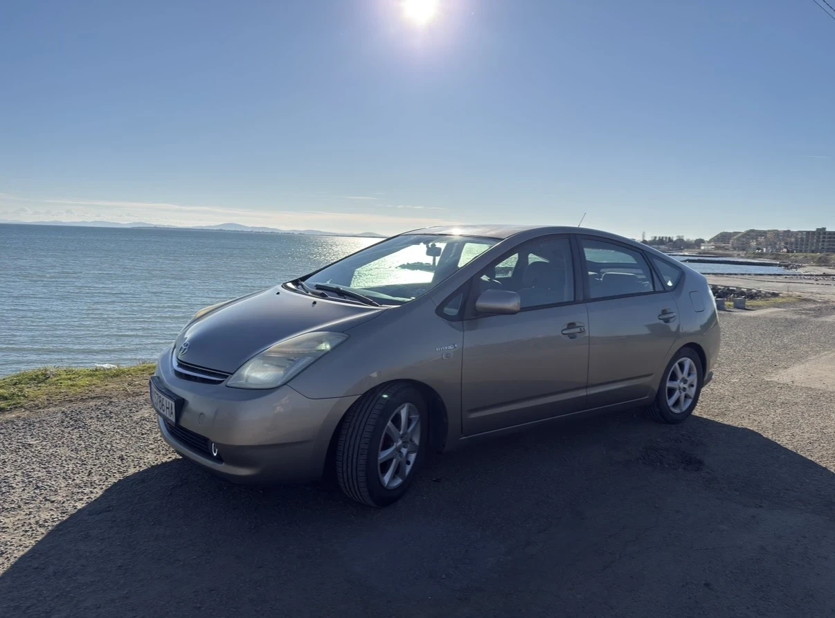 Toyota Prius, снимка 2 - Автомобили и джипове - 55048642
