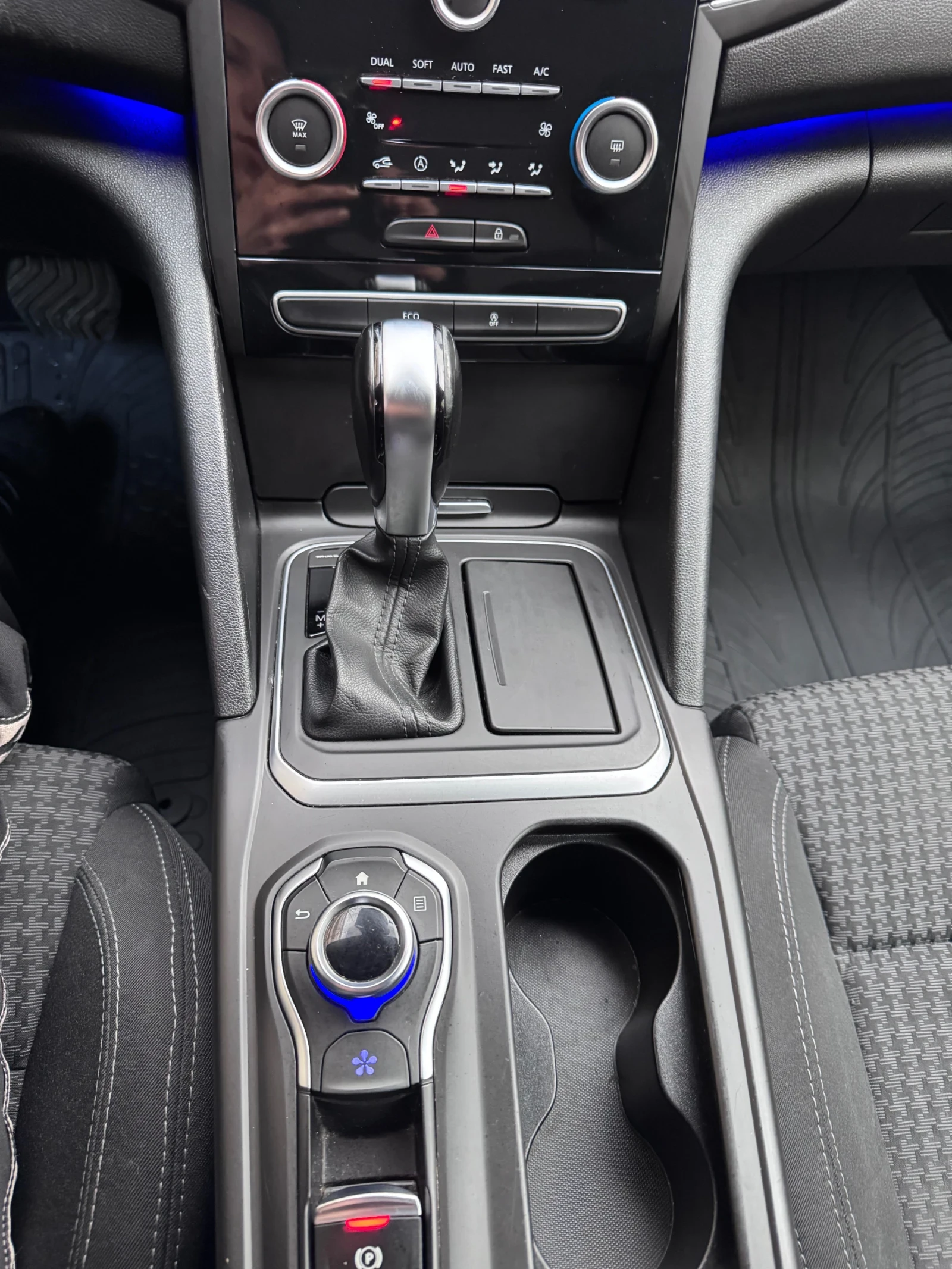 Renault Talisman, снимка 8 - Автомобили и джипове - 55169007