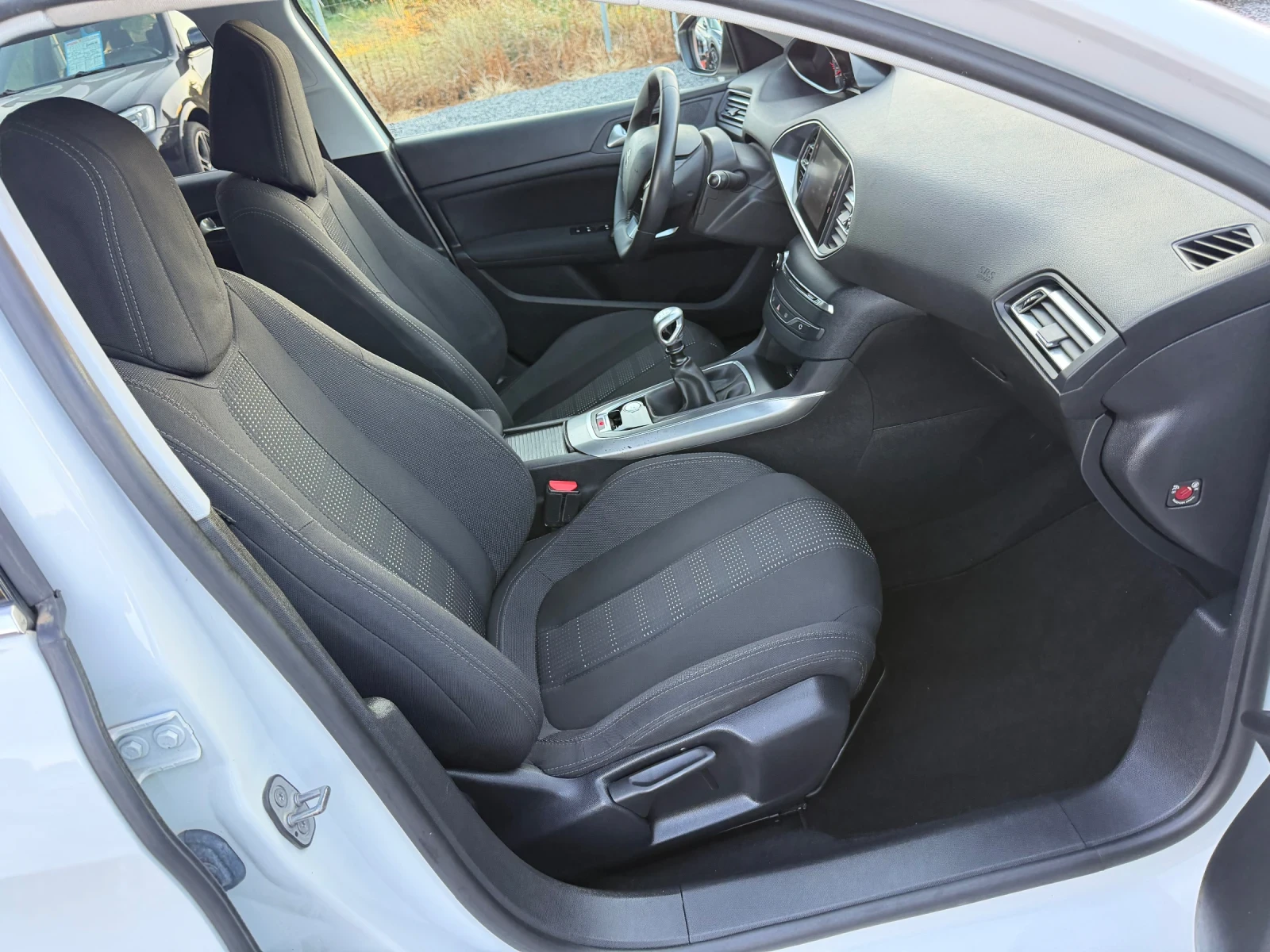 Peugeot 308 1.6 BlueHDI, Gt Line, 120Hp, 2016г. Италия, снимка 10 - Автомобили и джипове - 55683888