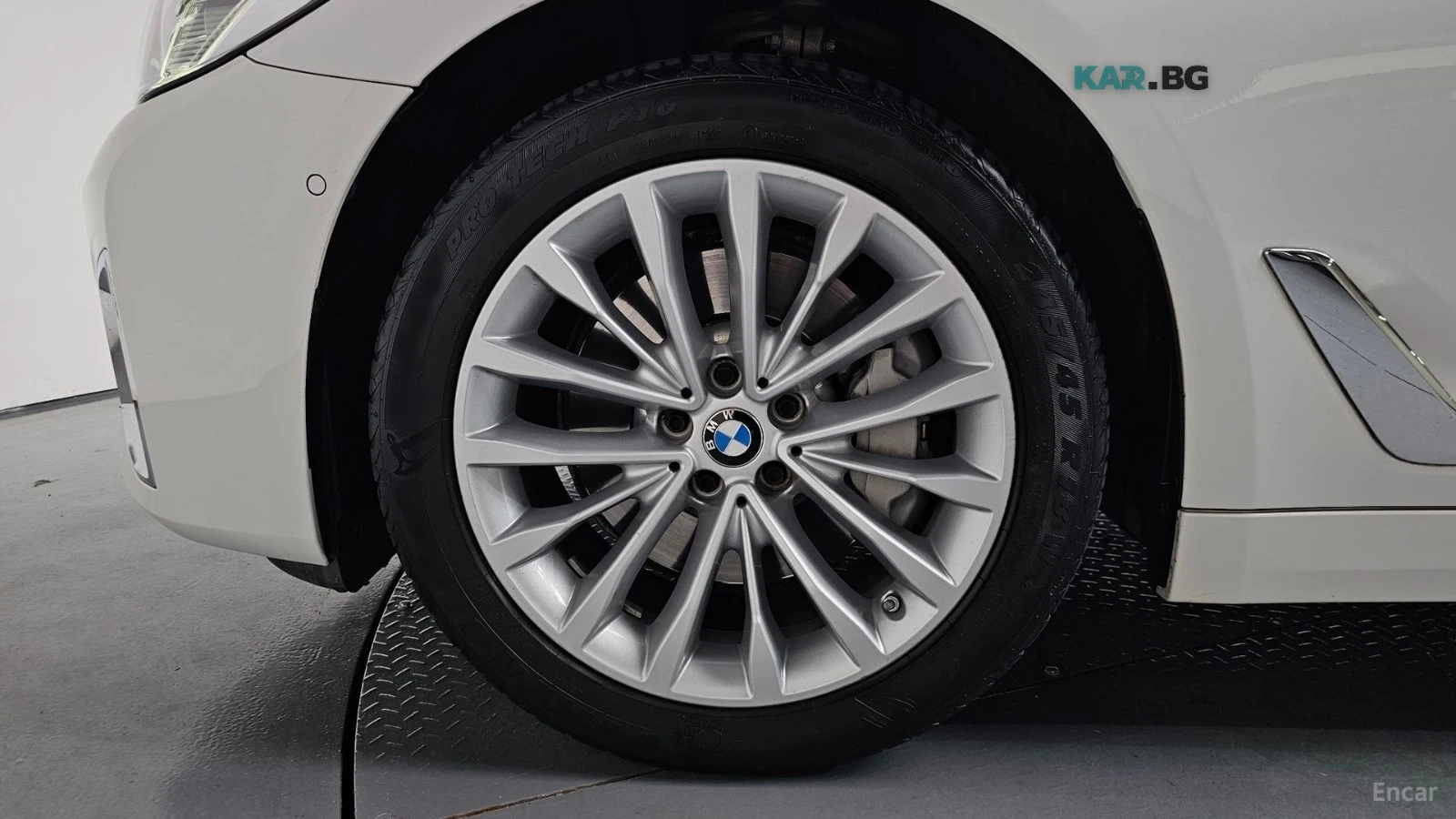 BMW 530 XDRIVE* LUXURY* ПОДГРЕВ* ОБДУХ* 360* КАМЕРА* , снимка 16 - Автомобили и джипове - 55846209
