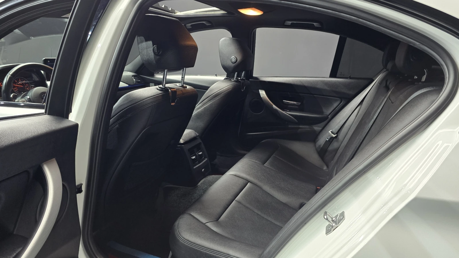 BMW 320 M Performance autoprime.bg, снимка 12 - Автомобили и джипове - 56001962