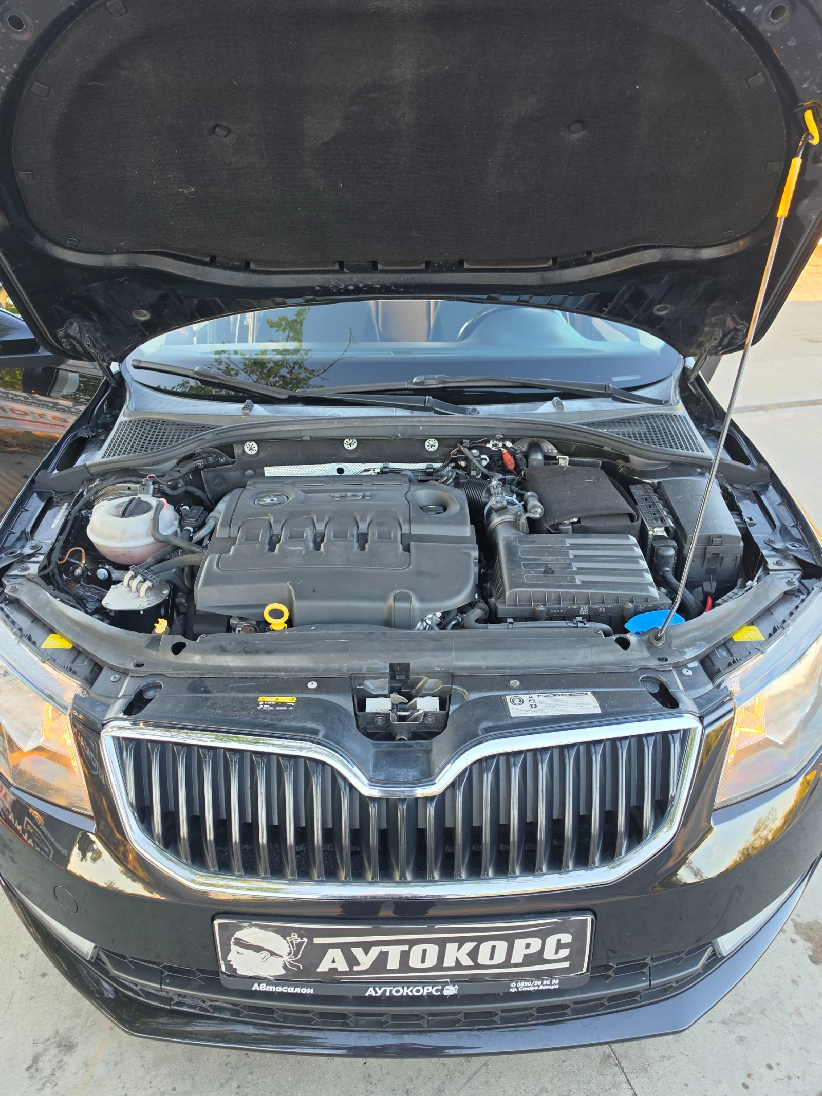 Skoda Octavia 1.6TDI* 110HP* NAVI, снимка 15 - Автомобили и джипове - 56261632