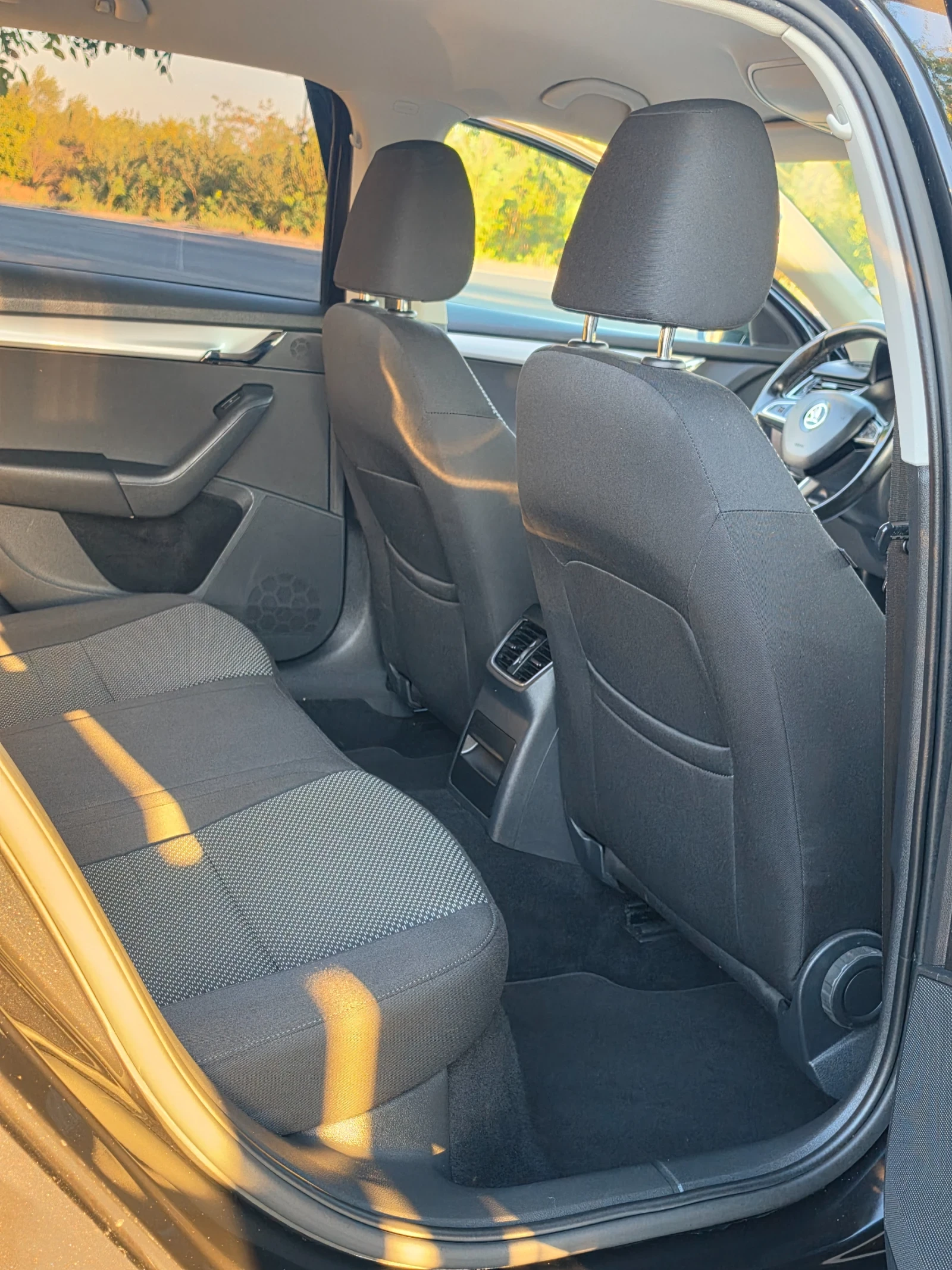 Skoda Octavia 1.6TDI* 110HP* NAVI, снимка 13 - Автомобили и джипове - 56261632