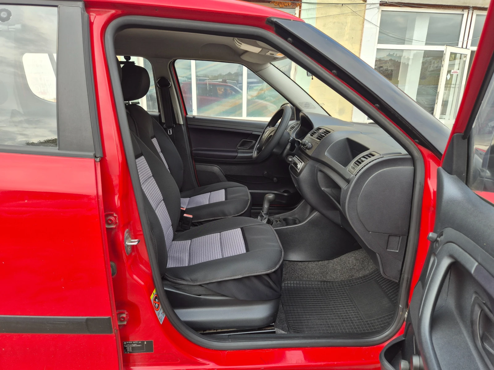 Skoda Fabia 1.2I KLIMA ITALY, снимка 14 - Автомобили и джипове - 56749390