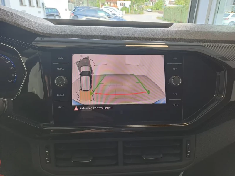 VW T-Cross STYLE/150HP/DSG/CAM/AHK/NAVI/LED/DIGI/AMBI/349g, снимка 7 - Автомобили и джипове - 51760389