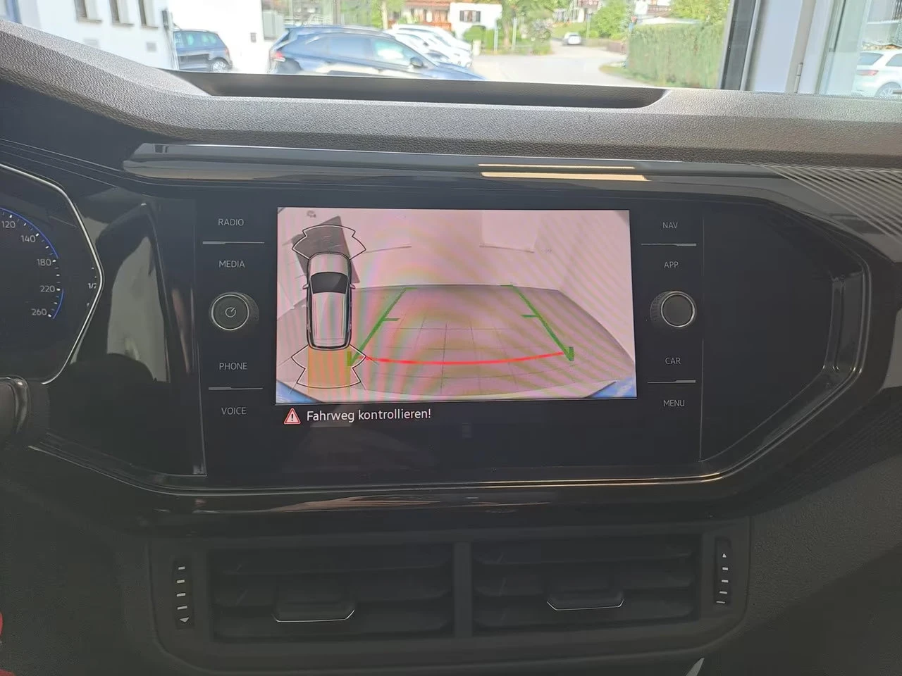 VW T-Cross STYLE/150HP/DSG/CAM/AHK/NAVI/LED/DIGI/AMBI/349g - изображение 7