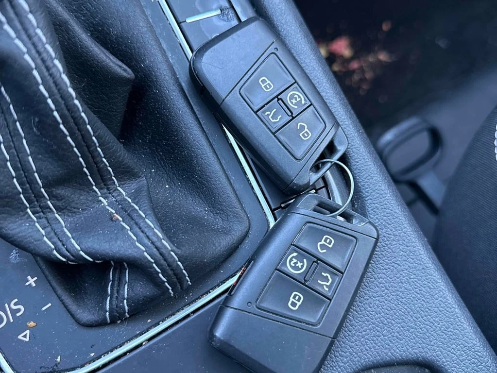 VW Tiguan * Highline * CARFAX *    | Mobile.bg   15