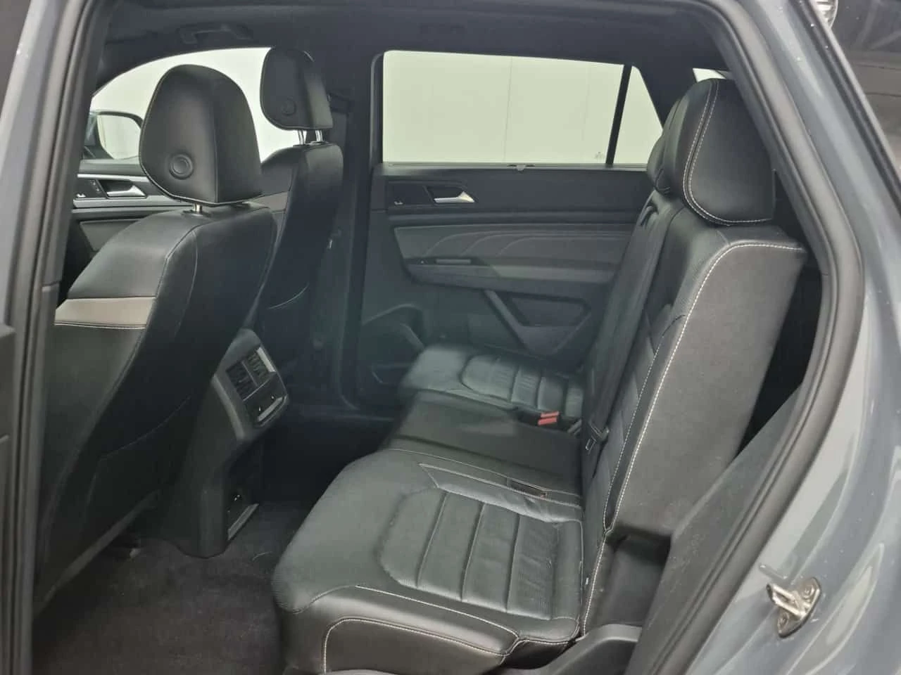 VW Atlas | EXECLINE | 360камери | ПАМЕТИ | CARFAX, снимка 13 - Автомобили и джипове - 53824930