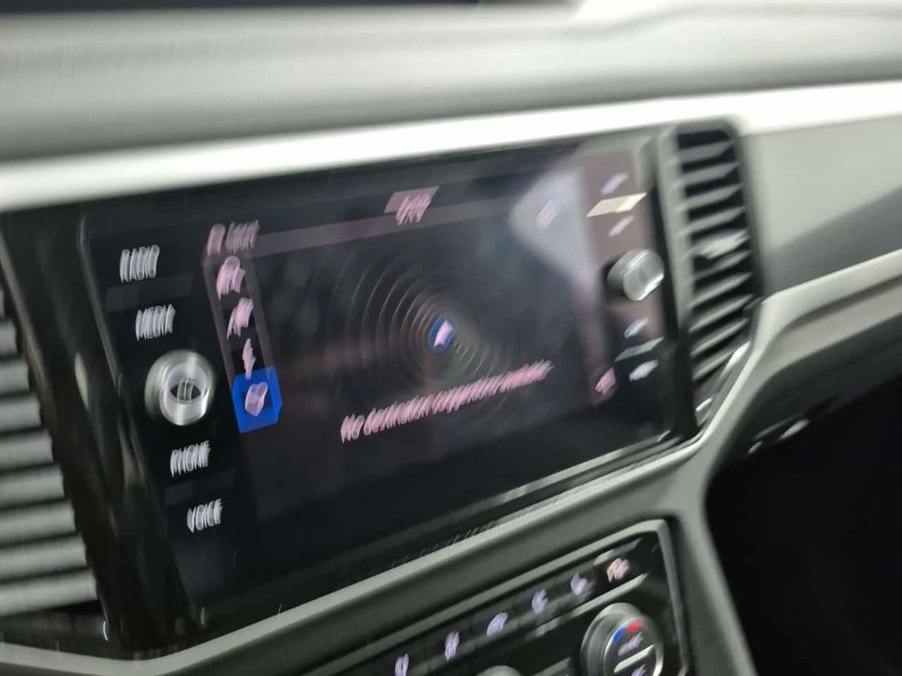 VW Atlas | EXECLINE | 360камери | ПАМЕТИ | CARFAX, снимка 12 - Автомобили и джипове - 53824930