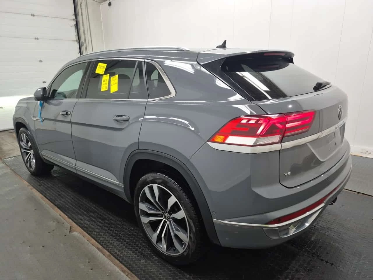 VW Atlas | EXECLINE | 360камери | ПАМЕТИ | CARFAX, снимка 4 - Автомобили и джипове - 53824930