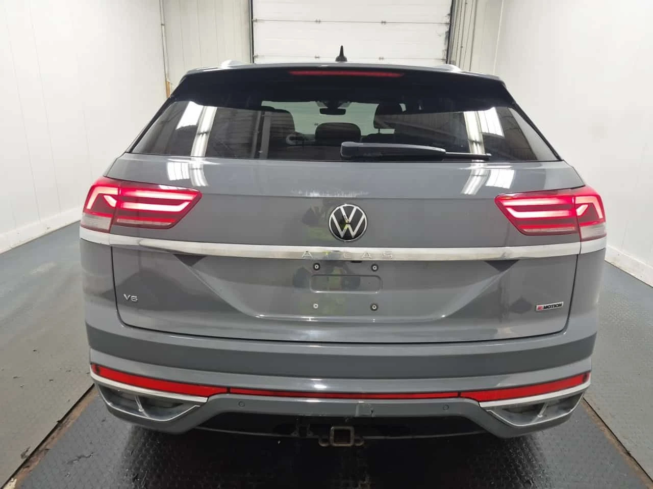 VW Atlas | EXECLINE | 360камери | ПАМЕТИ | CARFAX, снимка 5 - Автомобили и джипове - 53824930