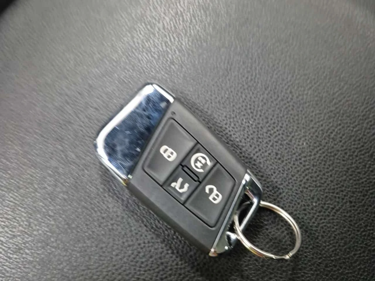 VW Atlas | EXECLINE | 360камери | ПАМЕТИ | CARFAX, снимка 9 - Автомобили и джипове - 53824930