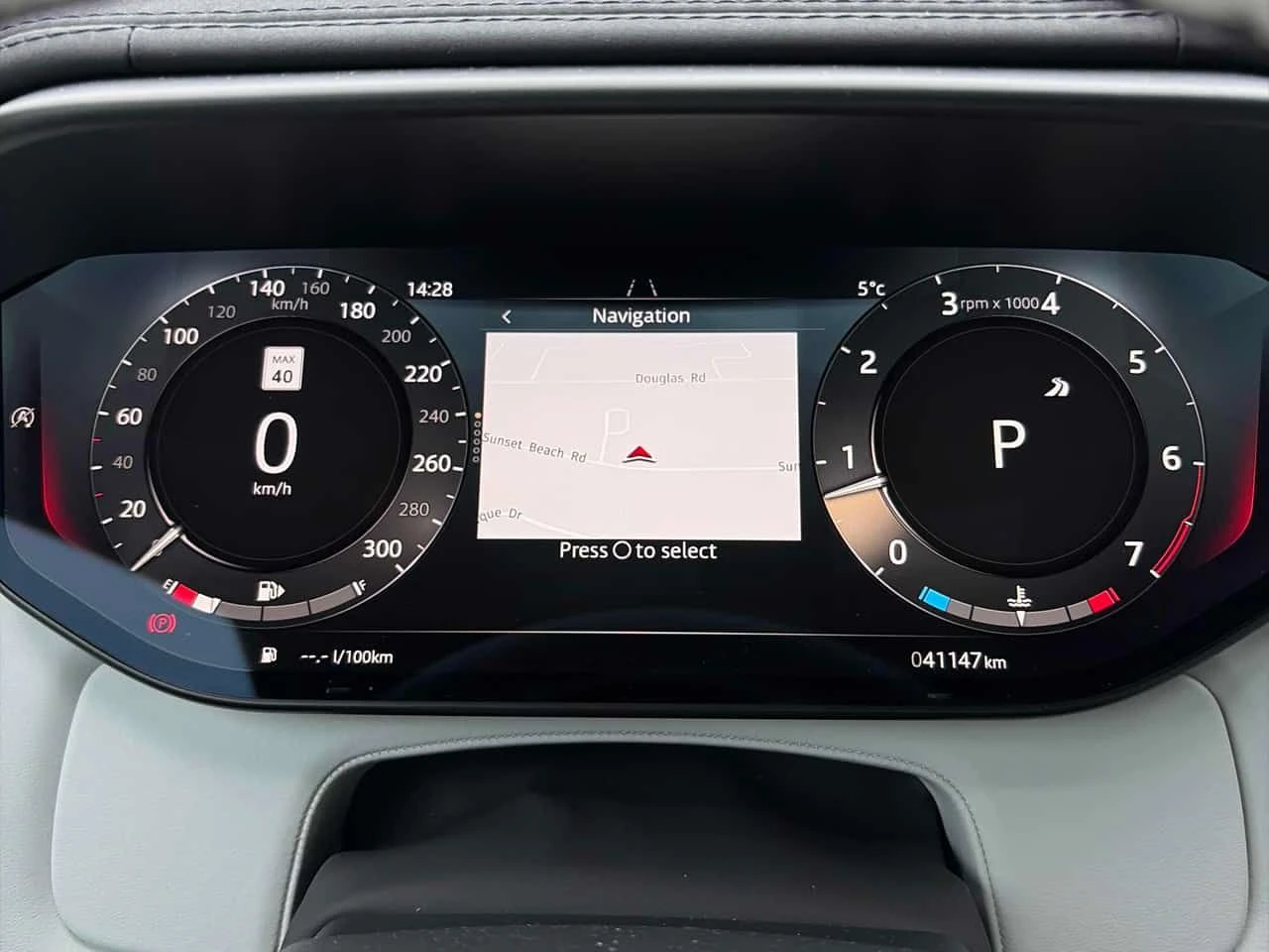 Land Rover Range Rover Sport * Dynamic SE * ПАНО* ПОДГРЕВ* KEYLESS* , снимка 8 - Автомобили и джипове - 53949386