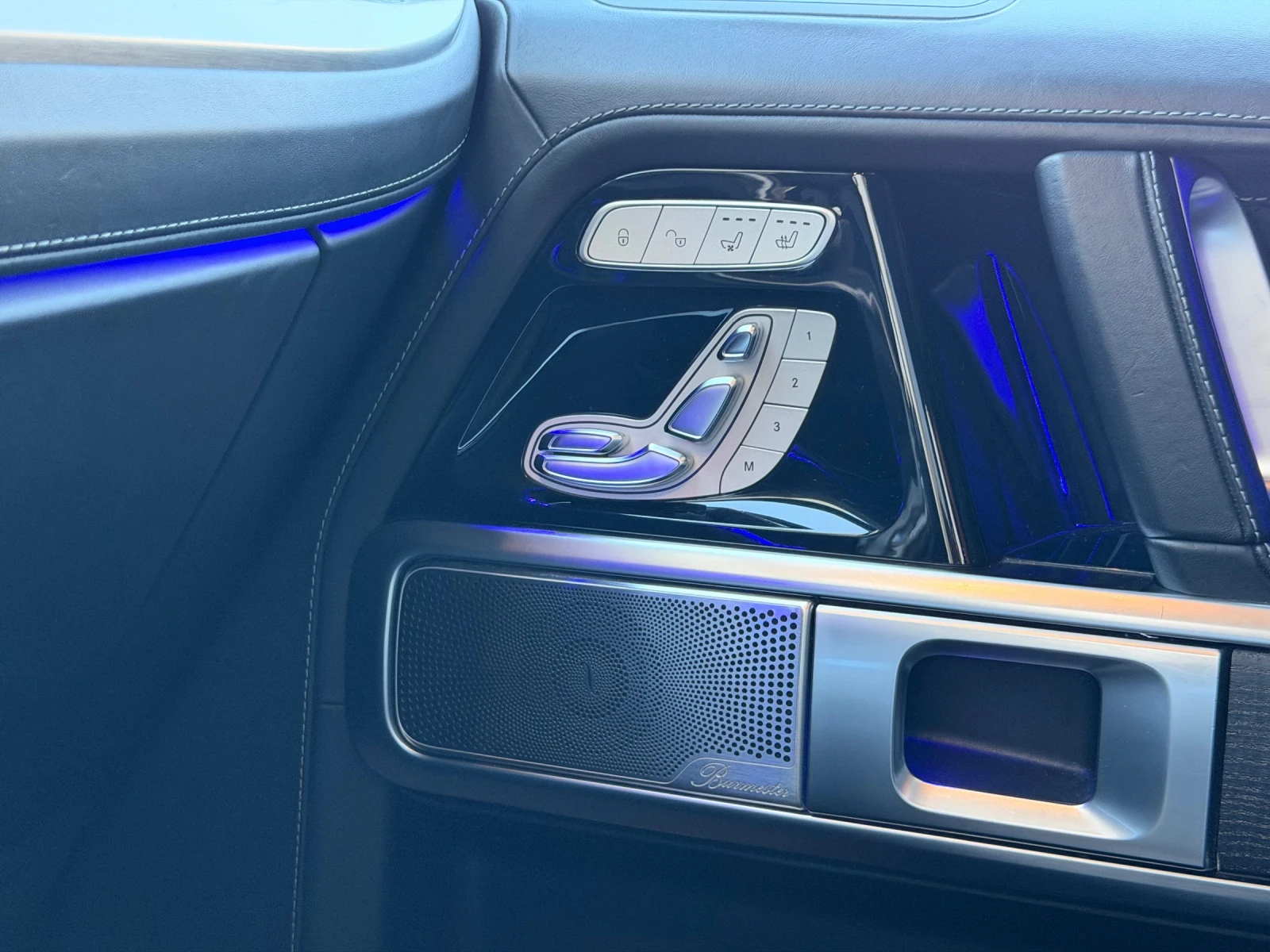 Mercedes-Benz G 500 AMG LINE / ВЕНТИЛАЦИЯ / 360 КАМЕРИ, снимка 15 - Автомобили и джипове - 54140173