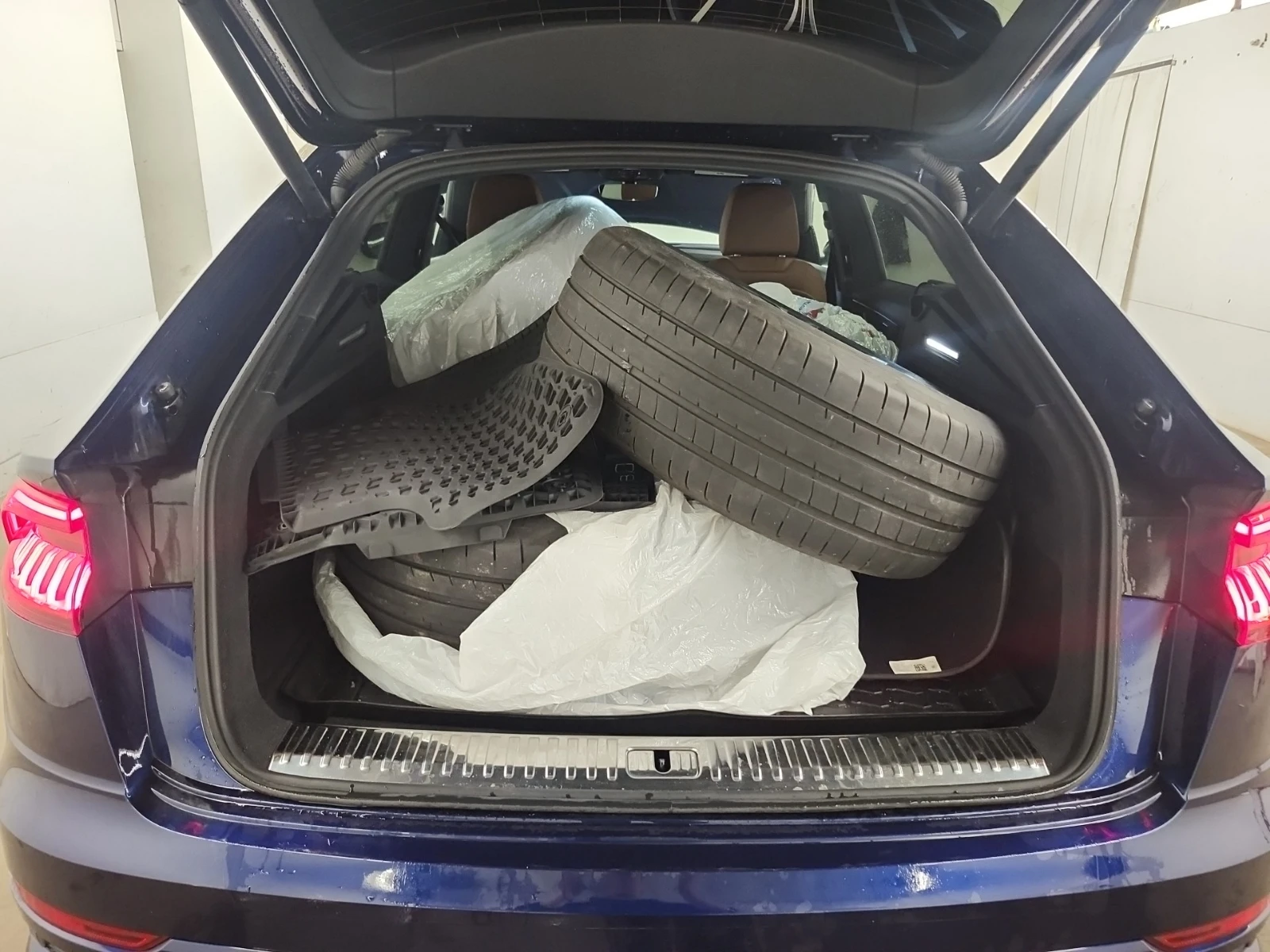 Audi Q8 PROGRESSIV * * CARFAX * * АВТО КРЕДИТ * * , снимка 15 - Автомобили и джипове - 54272270