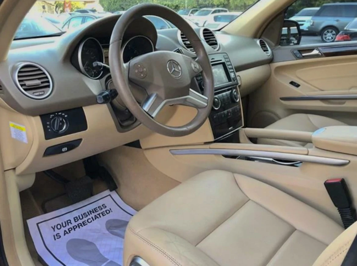 Mercedes-Benz ML 500 AMG* 4MATIC* HK* KEYLESS* 5.5* V8* ГАЗ* CARFAX, снимка 8 - Автомобили и джипове - 54548876