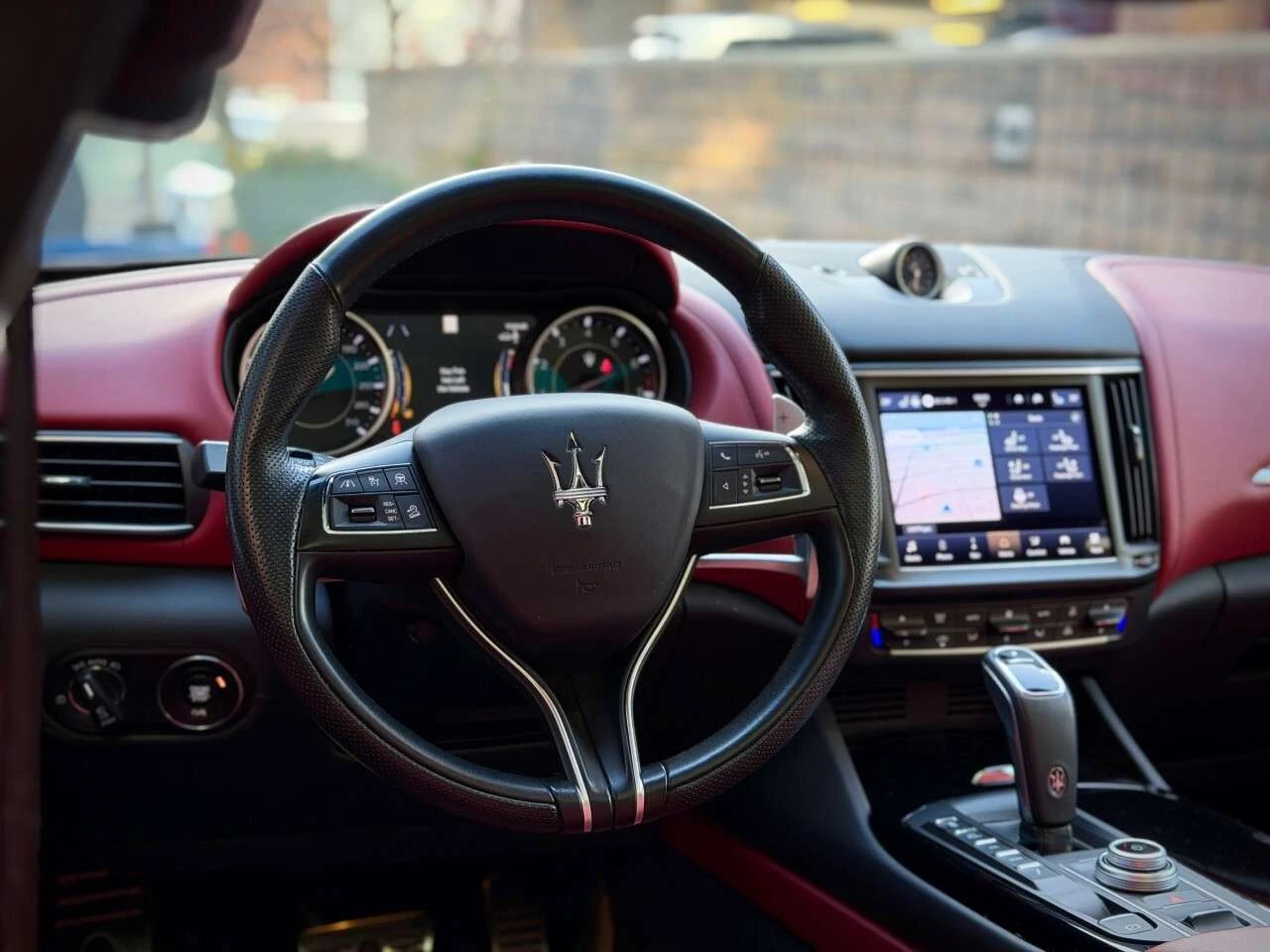 Maserati Levante ОБДУХВАНЕ / ЧЕРВЕНА КОЖА / ПАНОРАМА / ЦЕНА ДО БГ, снимка 12 - Автомобили и джипове - 54992504