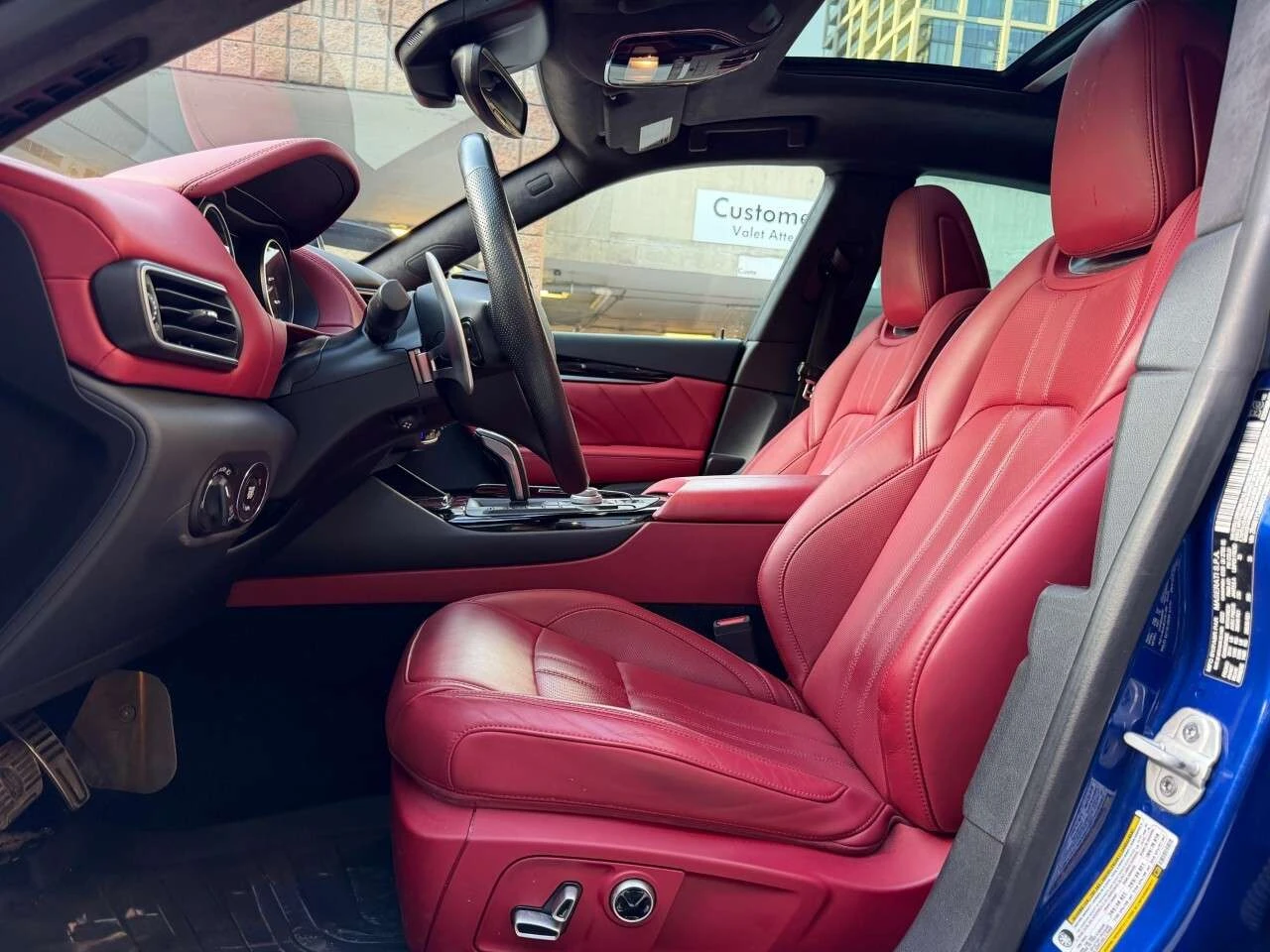 Maserati Levante ОБДУХВАНЕ / ЧЕРВЕНА КОЖА / ПАНОРАМА / ЦЕНА ДО БГ, снимка 13 - Автомобили и джипове - 54992504