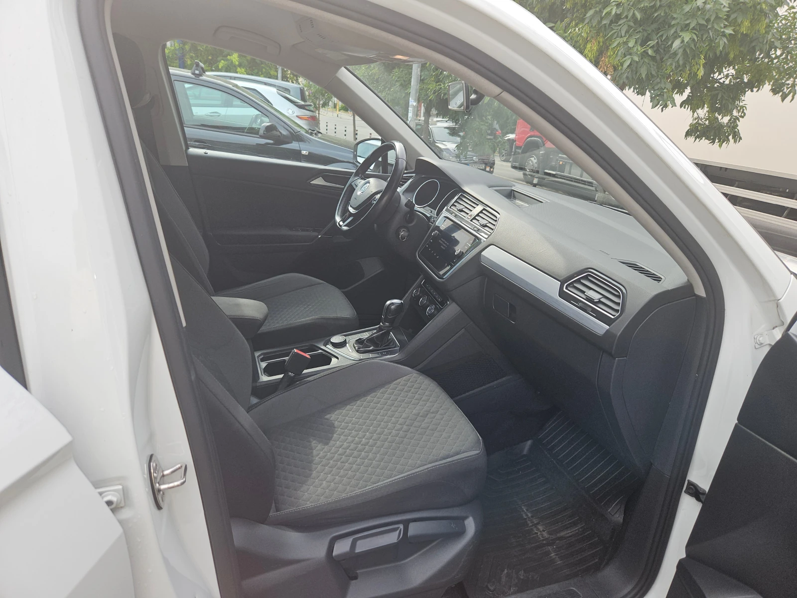 VW Tiguan Allspace, снимка 15 - Автомобили и джипове - 55212340