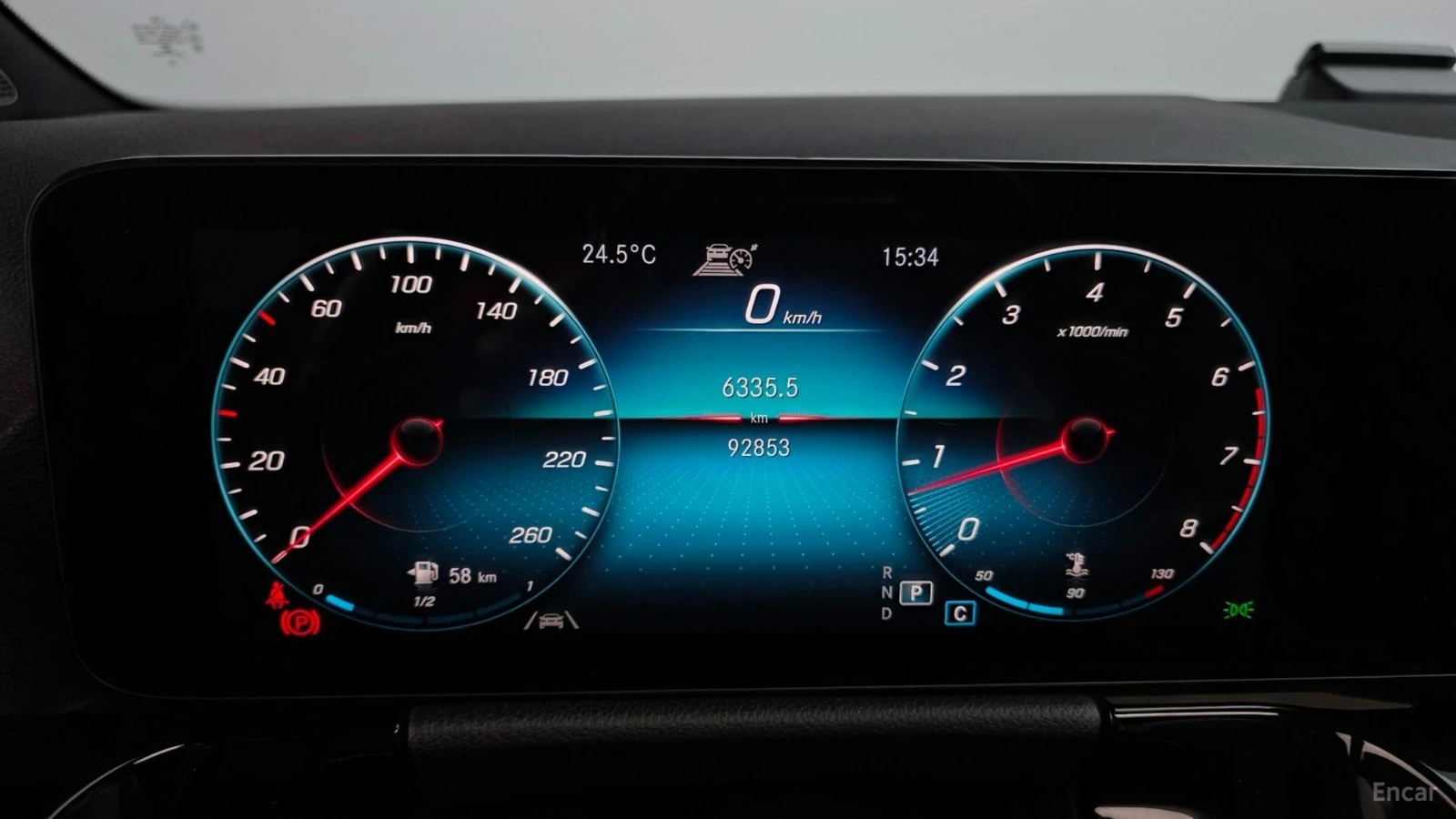 Mercedes-Benz GLA 220 ДИСТРОНИК* ПОДГРЕВ* КАМЕРА* AMBIENT* ПАНОРАМА* , снимка 7 - Автомобили и джипове - 55643723