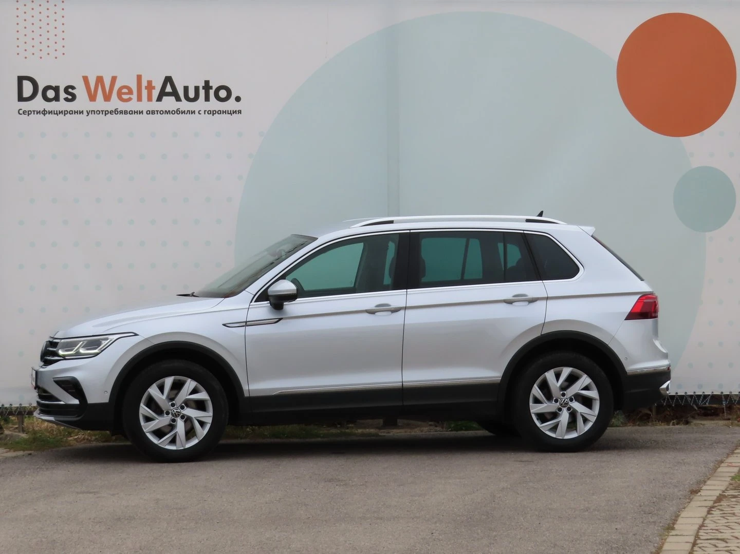 VW Tiguan, снимка 2 - Автомобили и джипове - 56420238