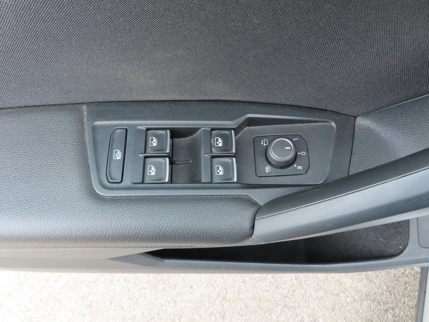 VW Tiguan, снимка 11 - Автомобили и джипове - 56420238
