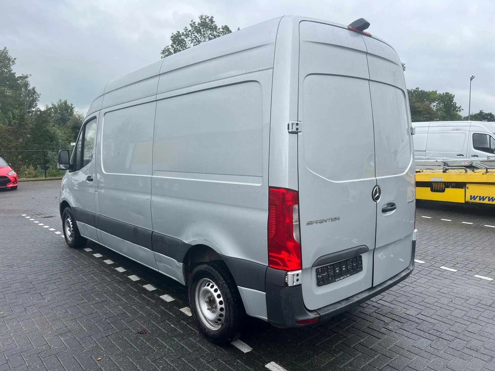 Mercedes-Benz Sprinter 214 2.2 CDI L2H2 - изображение 3