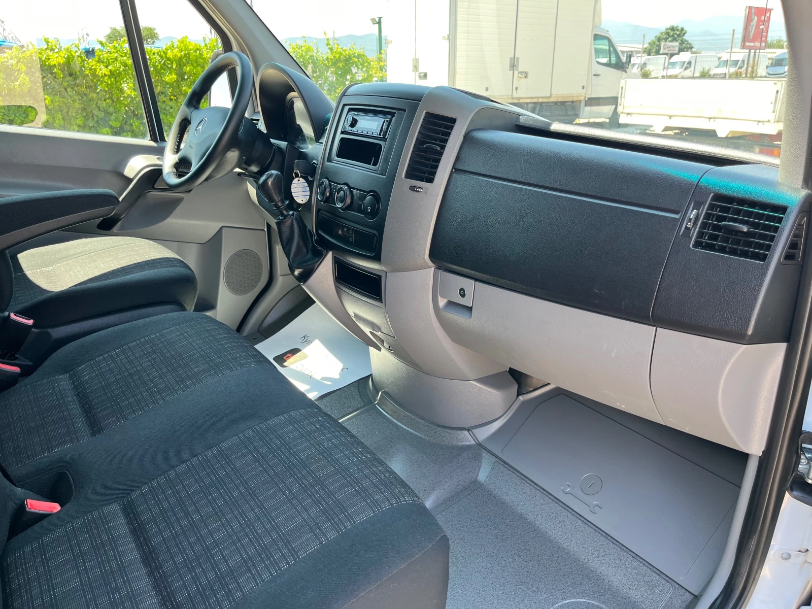 Mercedes-Benz Sprinter 411 CDI МАКСИ EURO6 - изображение 10