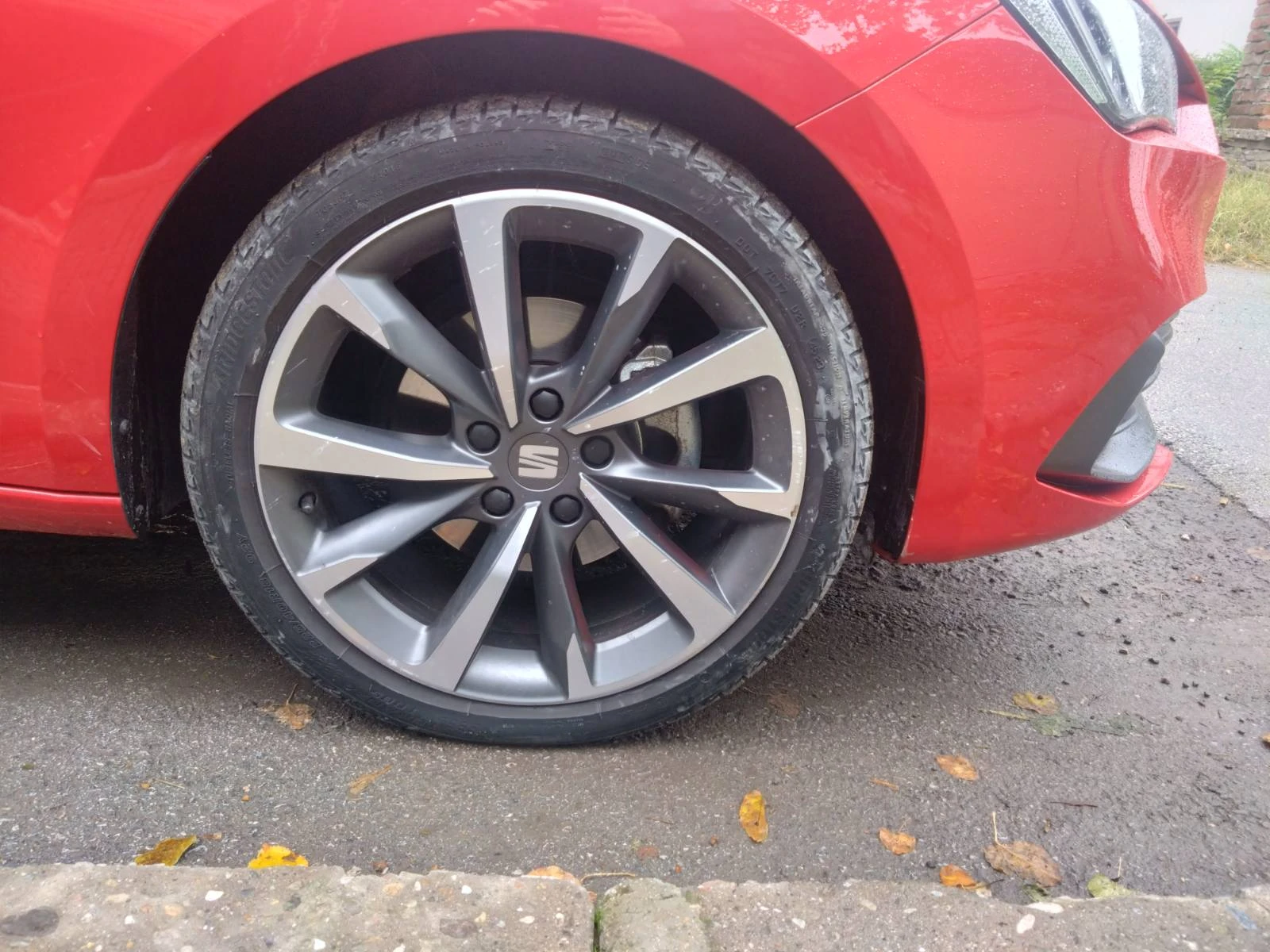 ���� � ������ 225/40R18 �� Seat Leon | Mobile.bg � ����������� 5