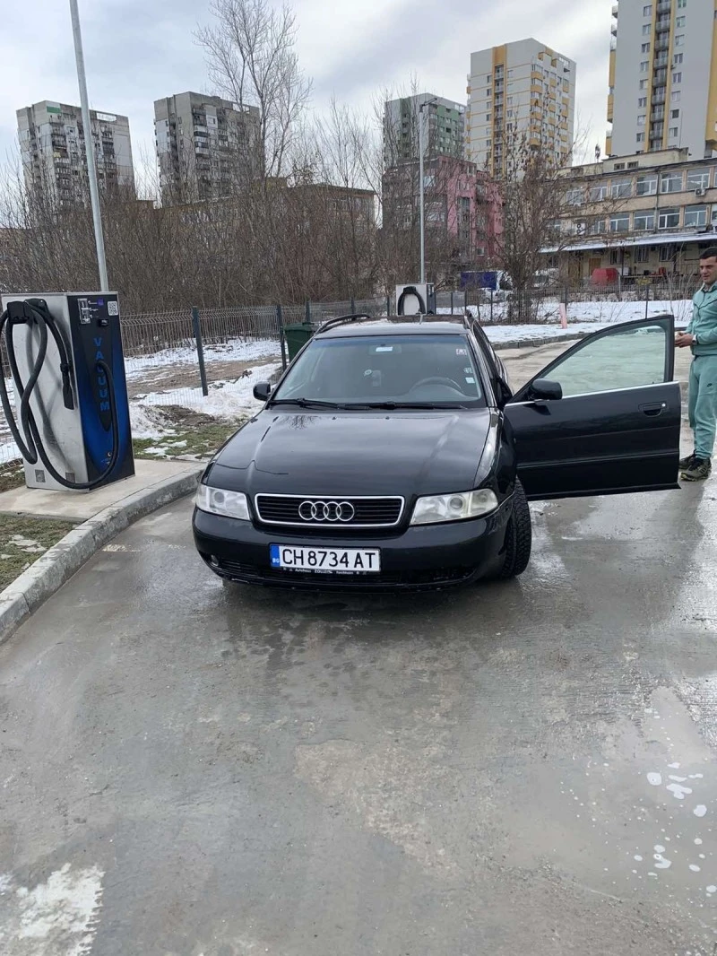 Audi A4, снимка 1 - Автомобили и джипове - 48310408