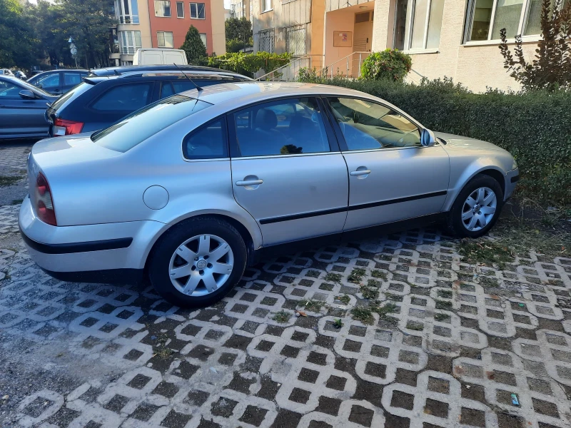 VW Passat, снимка 4 - Автомобили и джипове - 47410500