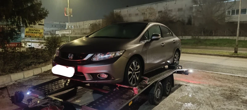 Honda Civic 1.8i, Бензин, Седан, 2016 г.6 скорости, Европейска, снимка 9 - Автомобили и джипове - 49347655