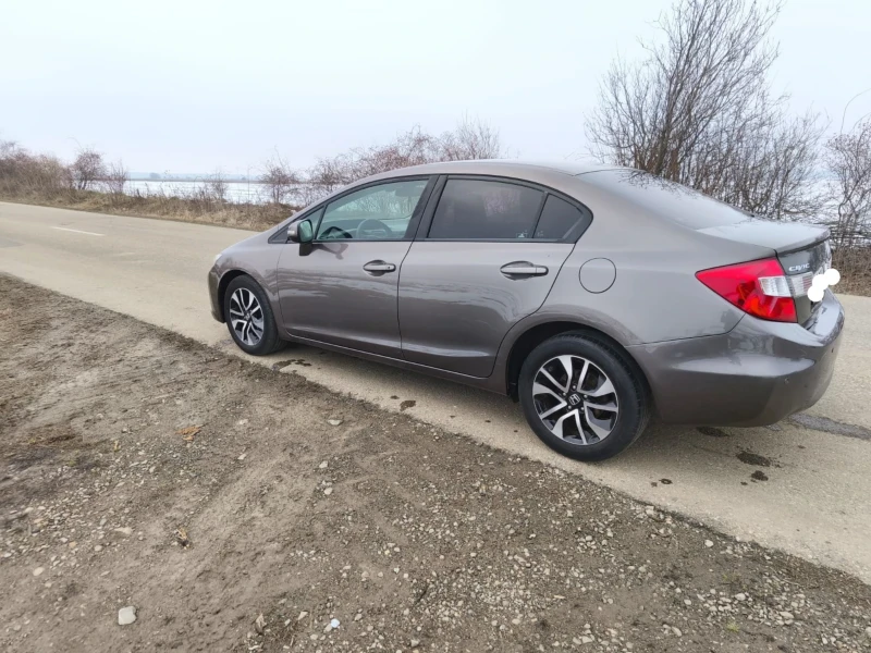 Honda Civic 1.8i, Бензин, Седан, 2016 г.6 скорости, Европейска, снимка 1 - Автомобили и джипове - 49347655