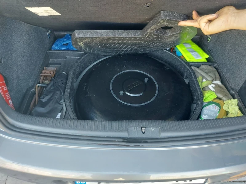 VW Golf 1.6 bi fuel заводска ГАЗ, снимка 12 - Автомобили и джипове - 51623969