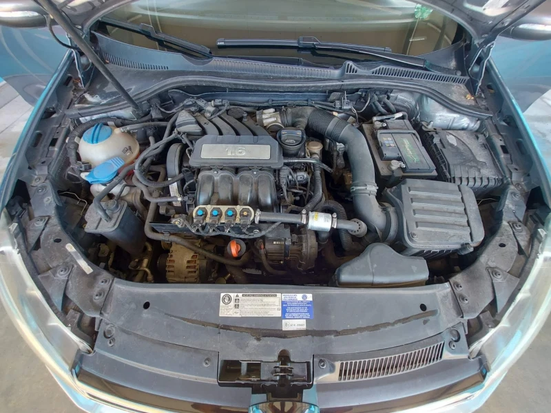 VW Golf 1.6 bi fuel заводска ГАЗ, снимка 13 - Автомобили и джипове - 51623969