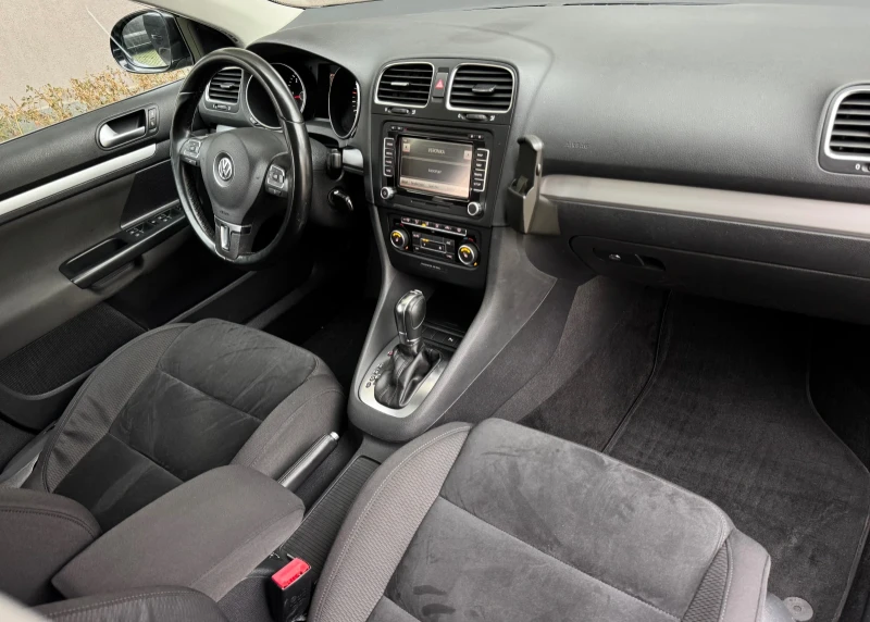 VW Golf 2.0TDi/DSG/Panorama, снимка 6 - Автомобили и джипове - 52770773