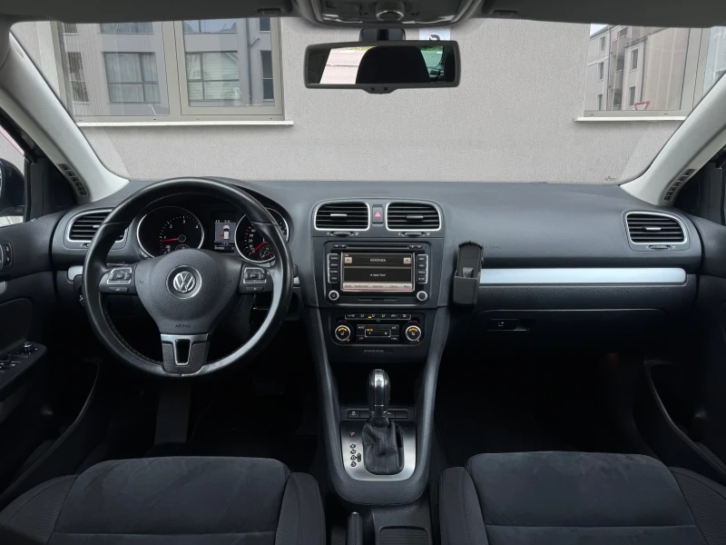 VW Golf 2.0TDi/DSG/Panorama, снимка 5 - Автомобили и джипове - 52770773