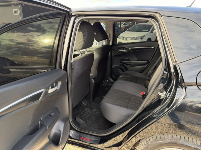 Honda Jazz 1.3i-VTEC AUTOMAT, снимка 15 - Автомобили и джипове - 52968857