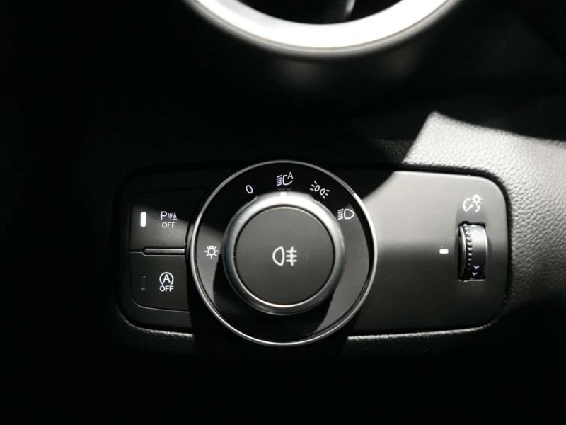 Alfa Romeo Giulia * CARFAX * ЦЕНА ДО БГ, снимка 12 - Автомобили и джипове - 53108305