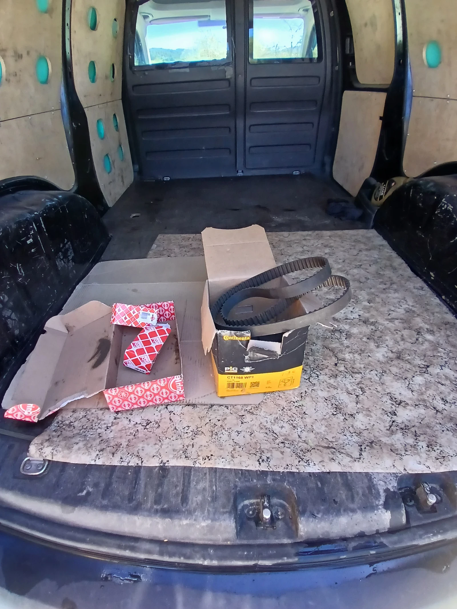 VW Caddy Maksi - изображение 7