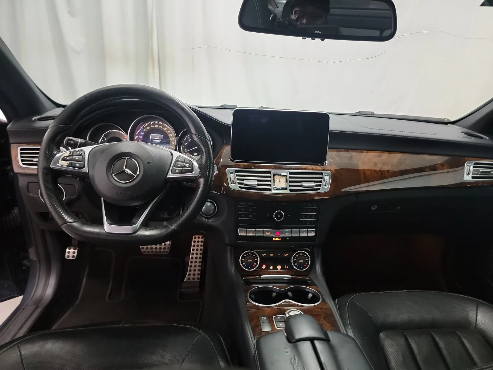 Mercedes-Benz CLS 400 AMG* PACK* ПОДГРЕВ* ОБДУХВАНЕ* МЪРТВА* ТОЧКА* КАМЕ - изображение 9