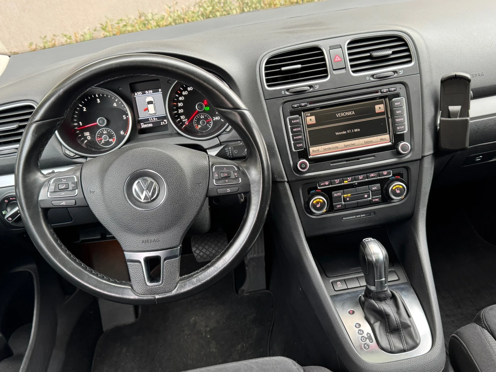 VW Golf 2.0TDi/DSG/Panorama - изображение 4