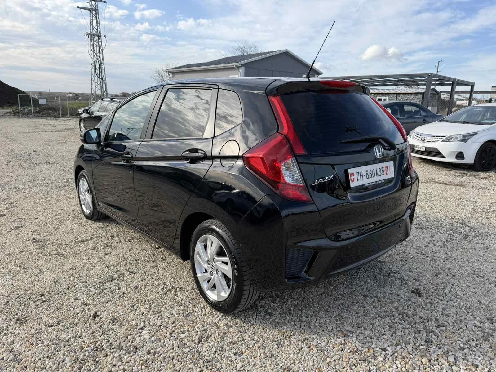 Honda Jazz 1.3i-VTEC AUTOMAT - изображение 6