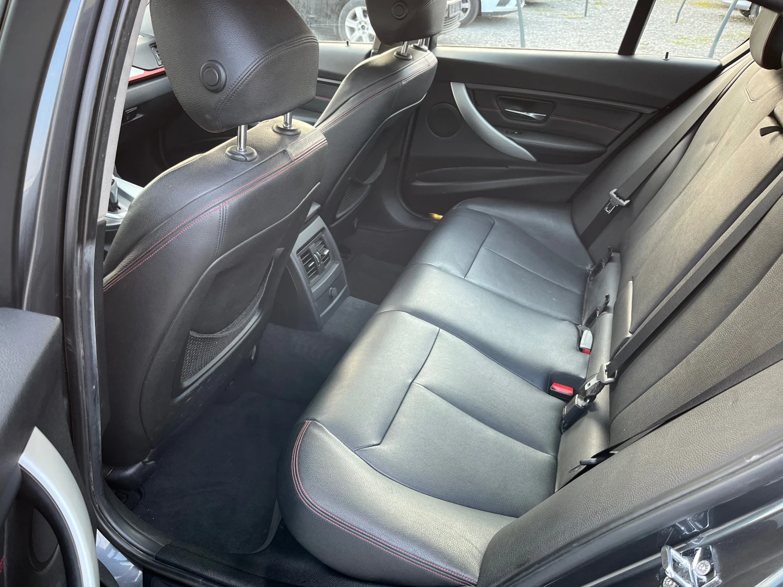 BMW 320 D, снимка 11 - Автомобили и джипове - 53879136