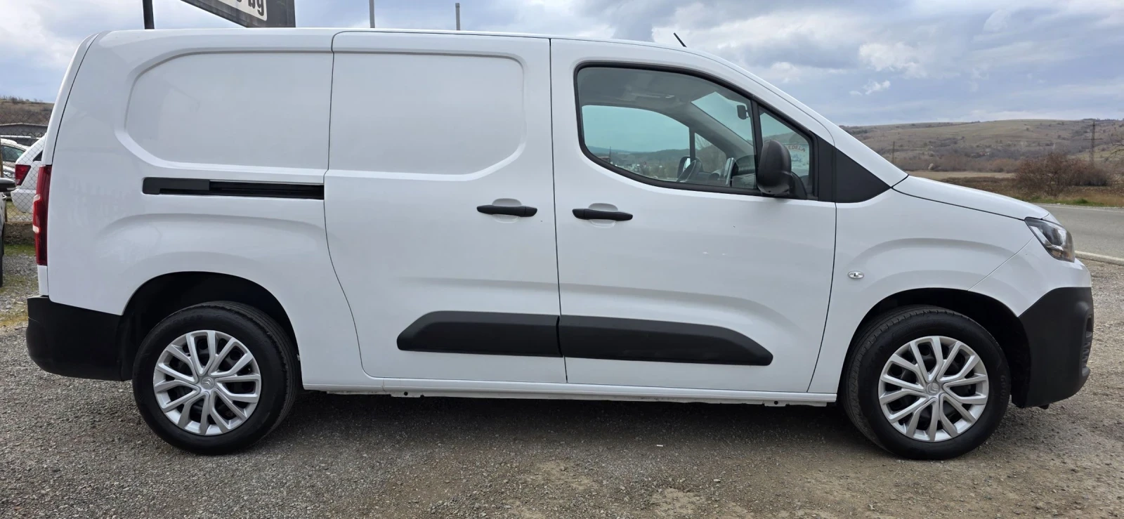 Citroen Berlingo 1.5 Hdi XL Club-Maxi-Automat-130 hp, снимка 4 - Автомобили и джипове - 53897175
